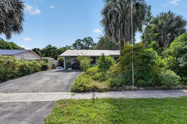 4 of 49 - 303 S Delaware Boulevard, Jupiter, FL