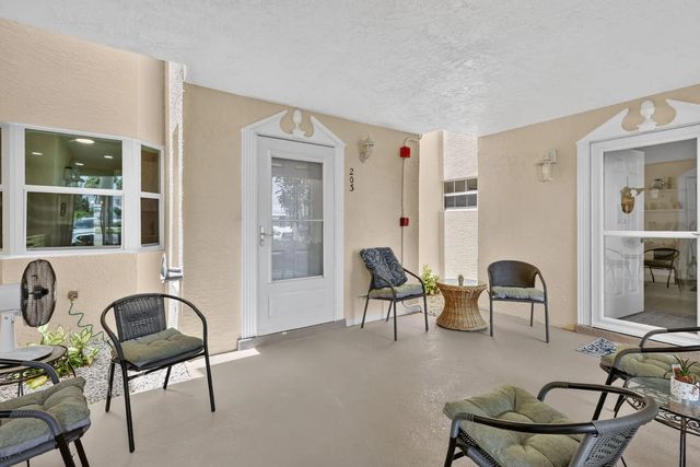 3 of 31 - 203 Grove Isle Circle, Vero Beach, FL
