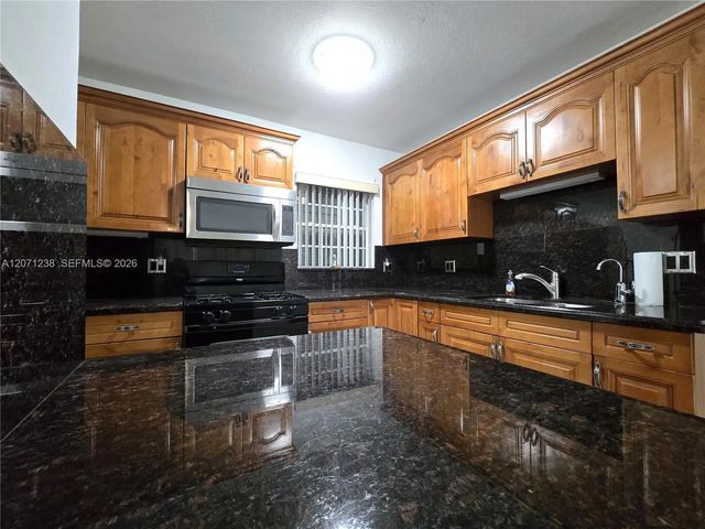 4 of 11 - 515 Hunter Street, West Palm Beach, FL