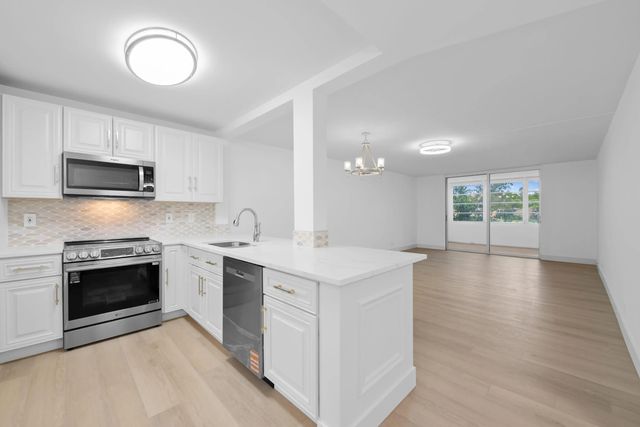 3 of 18 - 370 Nw 76th Avenue #204, Margate, FL