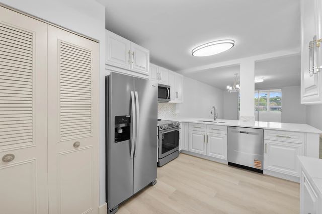 4 of 18 - 370 Nw 76th Avenue #204, Margate, FL