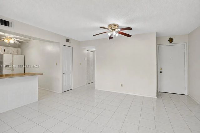 4 of 24 - 4241 Nw 19th Street #172, Lauderhill, FL