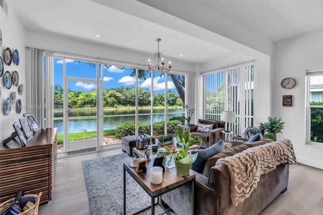 5130 Cobble Creek Court #104, Naples