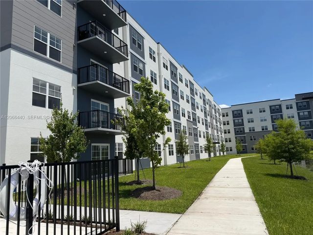5563 Millenia Park #201, Orlando