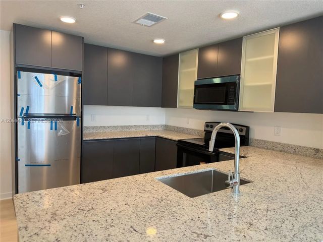 4 of 27 - 5563 Millenia Park #201, Orlando, FL