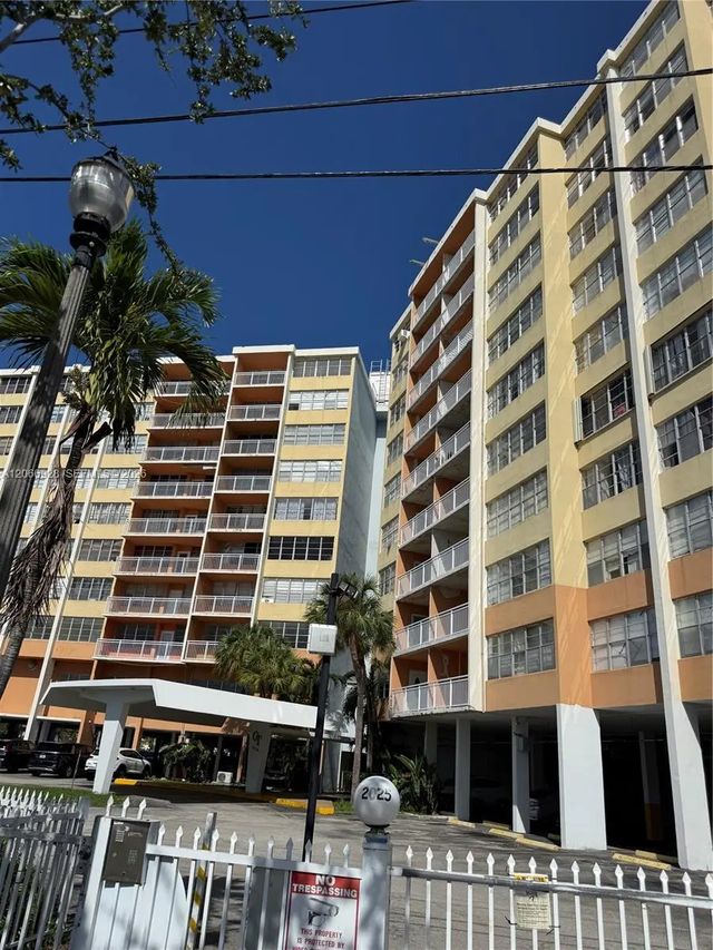 2025 Ne 164th Street #707, North Miami Beach
