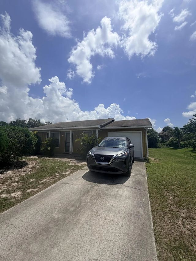 1166 Sw Eleuthera Avenue, Port St. Lucie