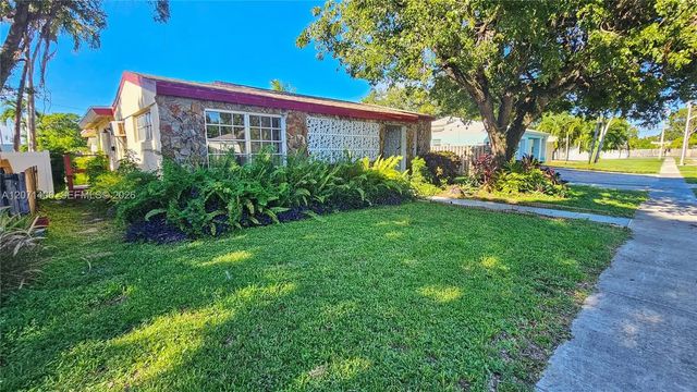 2 of 24 - 214 Sw 2nd Place, Dania Beach, FL