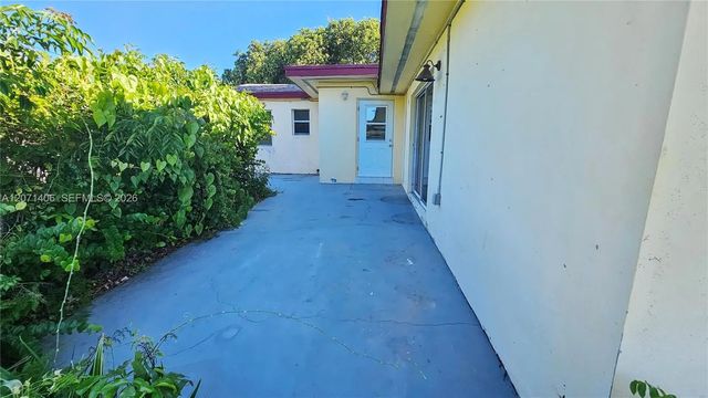 4 of 24 - 214 Sw 2nd Place, Dania Beach, FL
