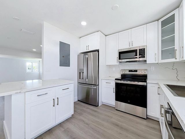 4 of 25 - 1441 Sw 1st Terrace, Deerfield Beach, FL