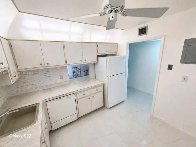 5 of 58 - 4881 Nw 22nd Street #b15, Lauderhill, FL