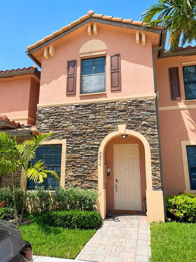 8876 W 35th Way, Hialeah