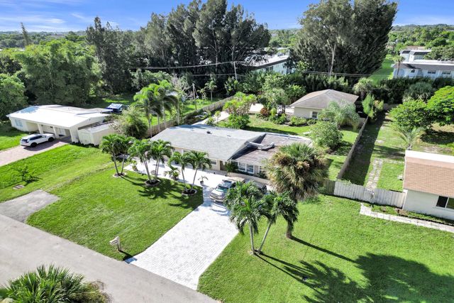 5 of 48 - 3127 Carol Avenue, Palm Springs, FL
