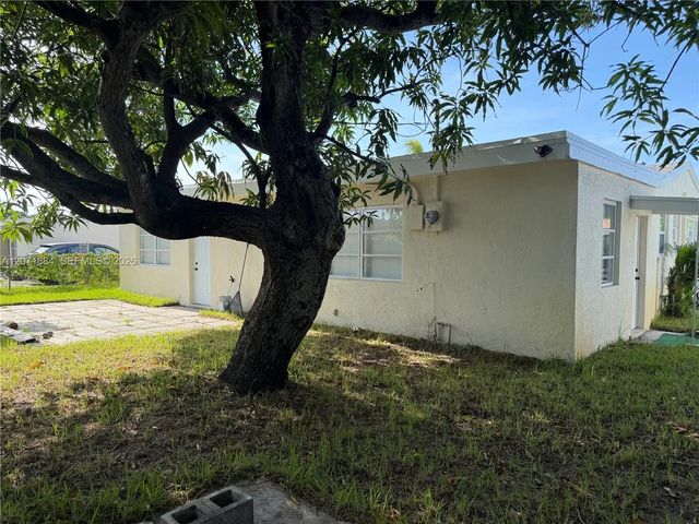 5 of 28 - 1240 W 26th Court, Riviera Beach, FL