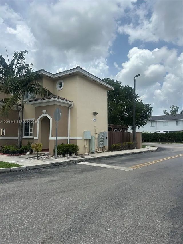 3 of 20 - 7380 Nw 174th Terrace #204, Hialeah, FL