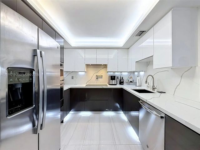 2 of 40 - 6900 Bay Drive #11g, Miami Beach, FL