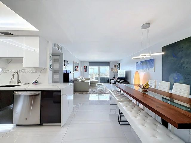 4 of 40 - 6900 Bay Drive #11g, Miami Beach, FL
