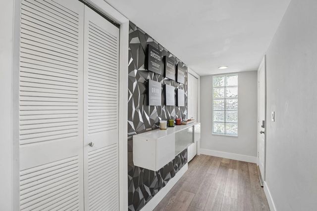3 of 29 - 327 Lakeview Drive #203, Weston, FL