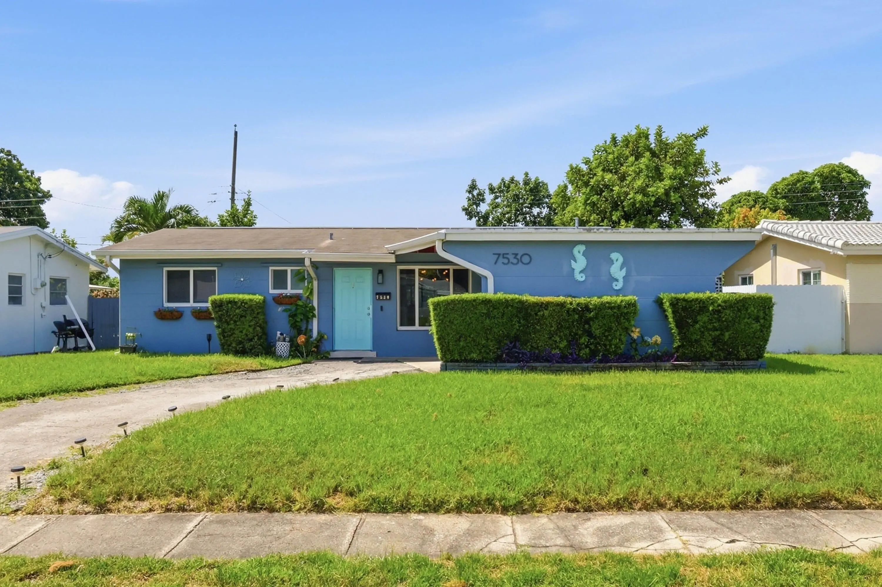 7530 Lincoln Street, Hollywood