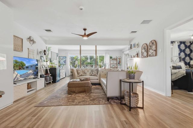 5 of 32 - 7530 Lincoln Street, Hollywood, FL