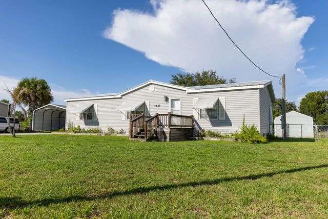1221 Chobee Street, Okeechobee