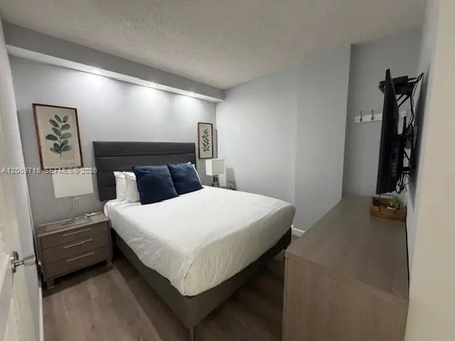 5 of 16 - 19370 Collins Avenue #321, Sunny Isles Beach, FL