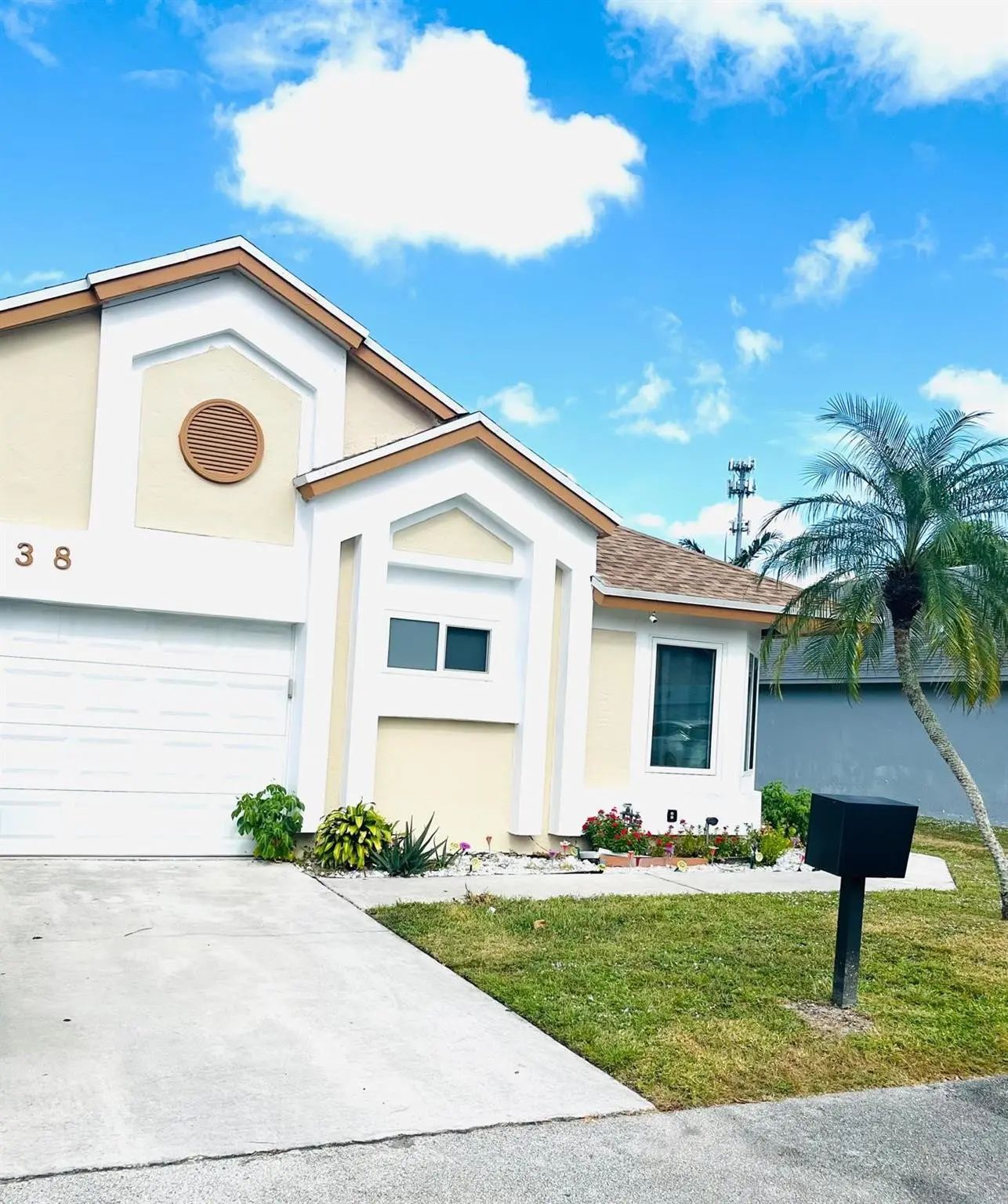 838 E Palm Run Drive, North Lauderdale