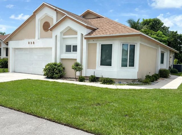 838 E Palm Run Drive, North Lauderdale
