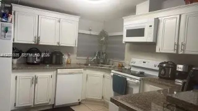 4 of 14 - 19800 Sw 180th Avenue #131, Miami, FL