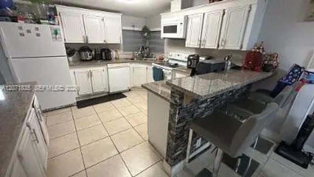 5 of 14 - 19800 Sw 180th Avenue #131, Miami, FL