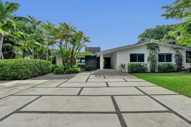 3 of 40 - 19231 Ne 22nd Avenue, Miami, FL