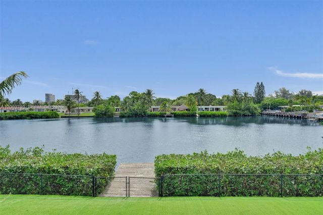 4 of 40 - 19231 Ne 22nd Avenue, Miami, FL