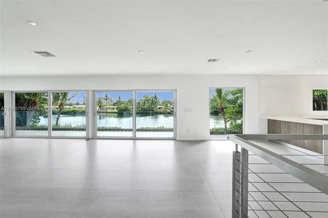 5 of 40 - 19231 Ne 22nd Avenue, Miami, FL