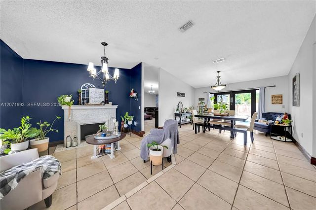 4 of 25 - 13991 Sw 159 Terrace, Miami, FL