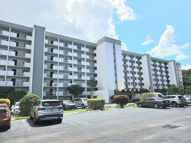 5860 Nw 44th Street #412, Lauderhill