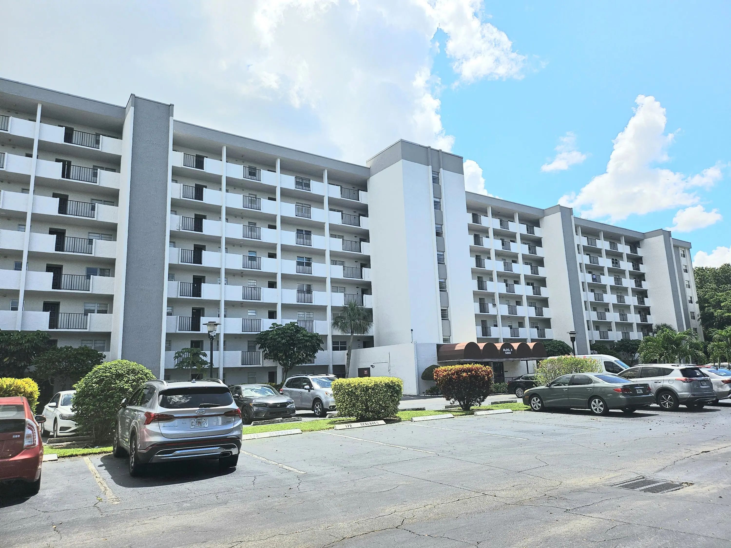 5860 Nw 44th Street #412, Lauderhill