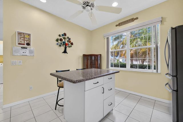 5 of 30 - 521 Nw Galatone Court, Port St. Lucie, FL