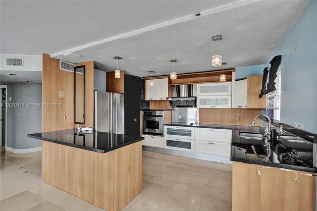 5 of 33 - 1351 Ne Miami Gardens Drive #ph15e, Miami, FL