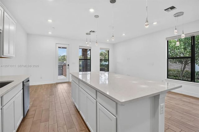 3 of 46 - 771 Nw 84th Terrace, Plantation, FL