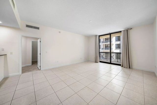 4 of 34 - 801 S Olive Avenue #715, West Palm Beach, FL