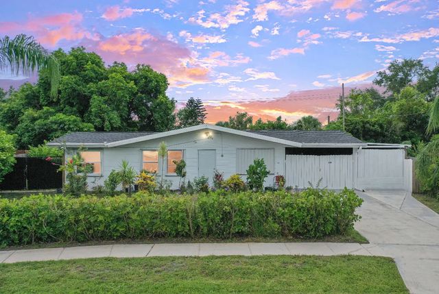 2 of 18 - 120 Banyan Drive, Port St. Lucie, FL
