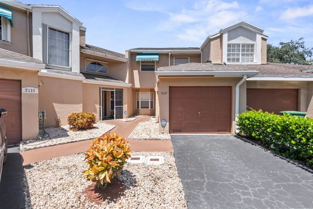 7127 Woodmont Way #7127, Tamarac