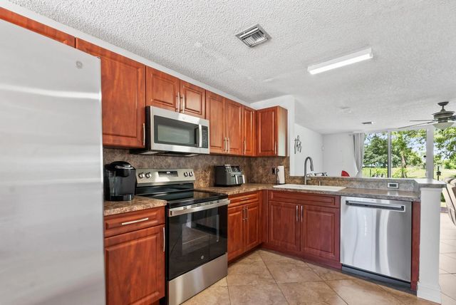 4 of 34 - 7127 Woodmont Way #7127, Tamarac, FL