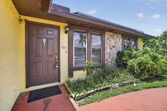 5 of 50 - 254 La Mancha Avenue, Royal Palm Beach, FL
