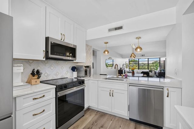 3635 Whitehall Drive #302, West Palm Beach