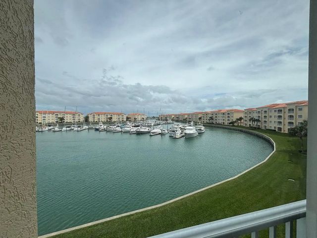 12 Harbour Isle Drive W #306, Fort Pierce