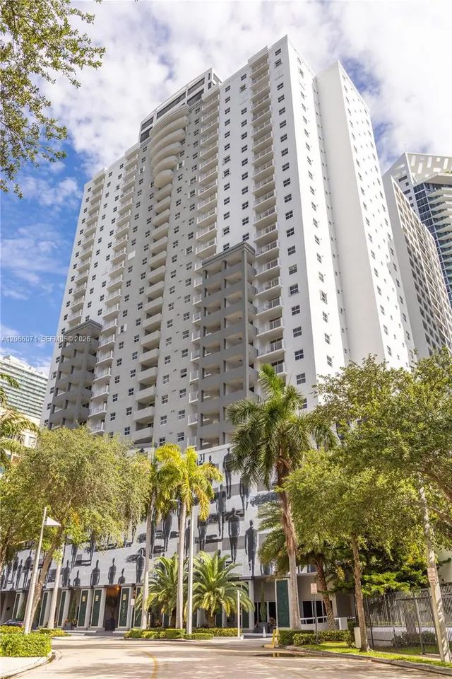 2 of 39 - 185 Se 14th Terrace #1010, Miami, FL