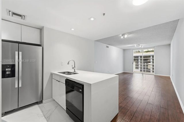 3 of 39 - 185 Se 14th Terrace #1010, Miami, FL