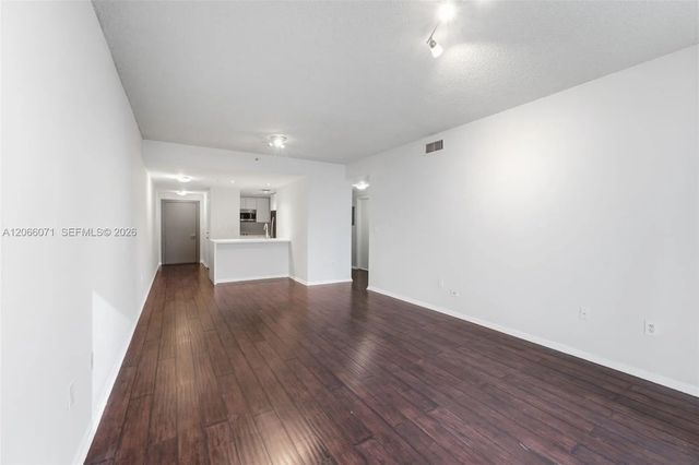 5 of 39 - 185 Se 14th Terrace #1010, Miami, FL