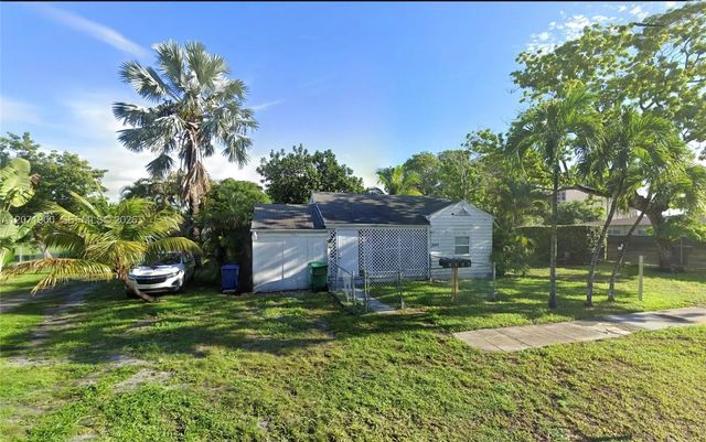 2549 Ne 190th Street, Miami
